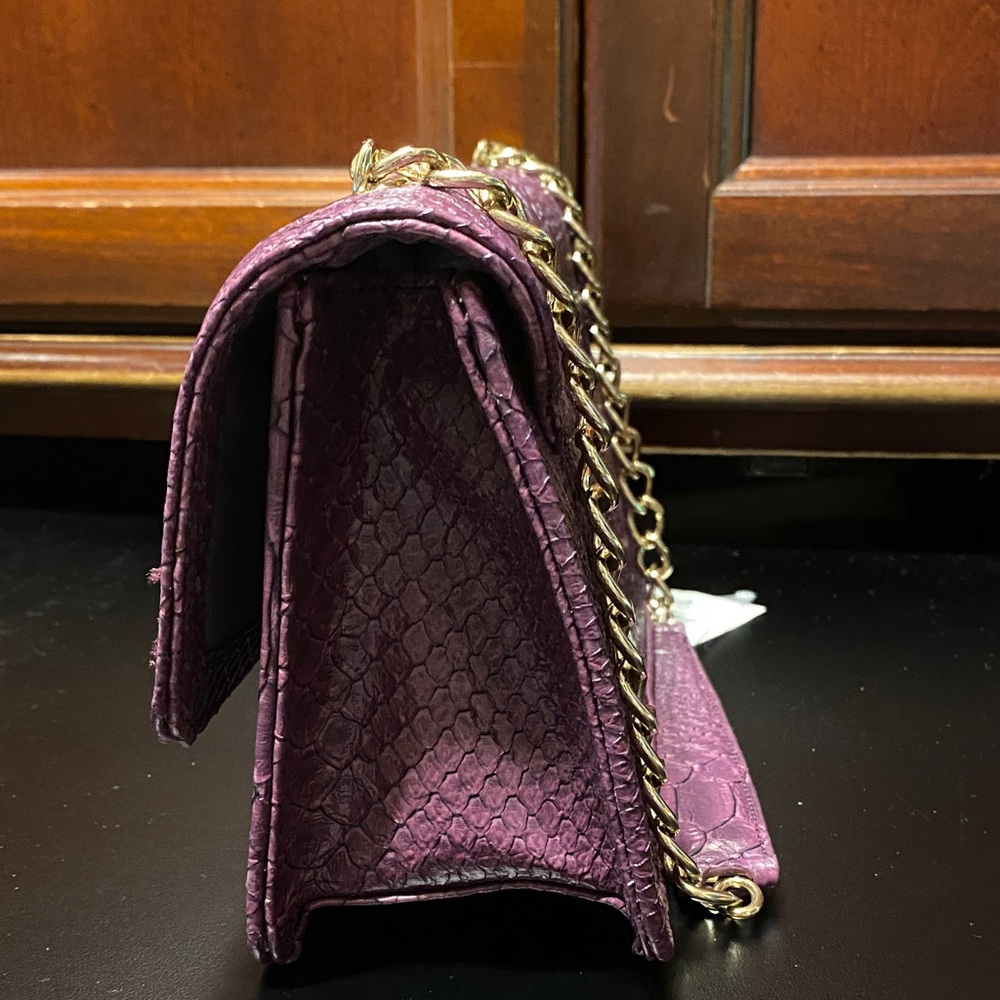 Plum Vintage Liz Claiborne Crocodile-Embossed Chain Bag - Picture 3 of 16